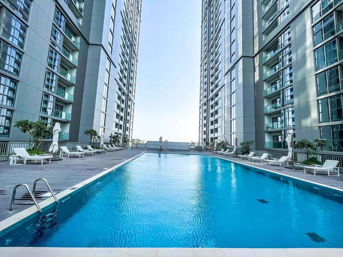 Stay By Latinem Luxury 1Br Holiday Home Cv A207 Near Burj Khalifa Дубай Екстериор снимка