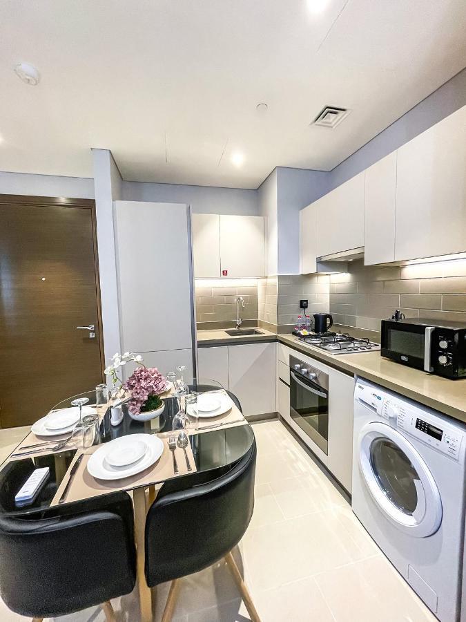 Stay By Latinem Luxury 1Br Holiday Home Cv A207 Near Burj Khalifa Дубай Екстериор снимка